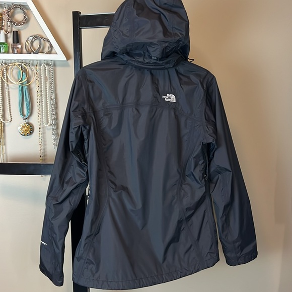 The North Face HyVent Women’s Size Small Removable Hood Black Nylon Raincoat - Picture 6 of 9